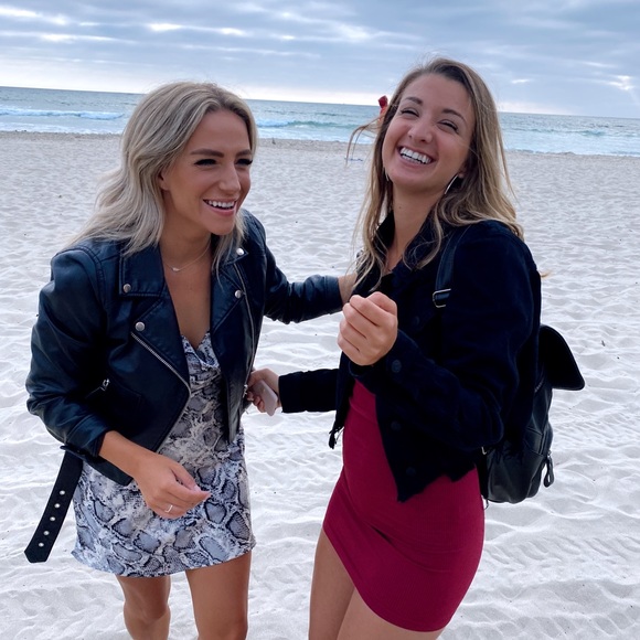 Meet your Posher, Olivia - Picture 3 of 3